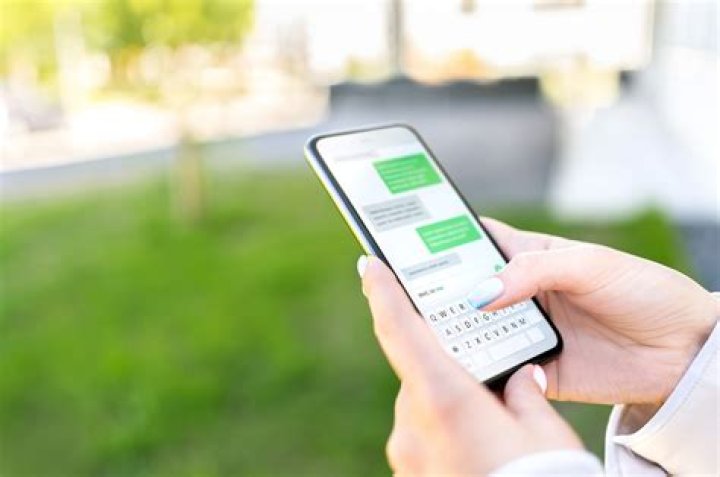Is there a texting app for iPod?