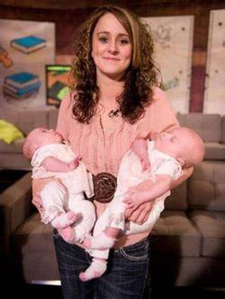 What happened to Leah from 16 and pregnant?
